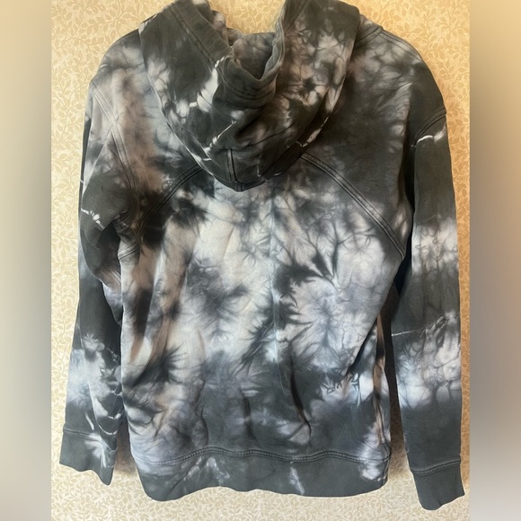 EUC Lululemon earth day hoodie - Picture 2 of 8